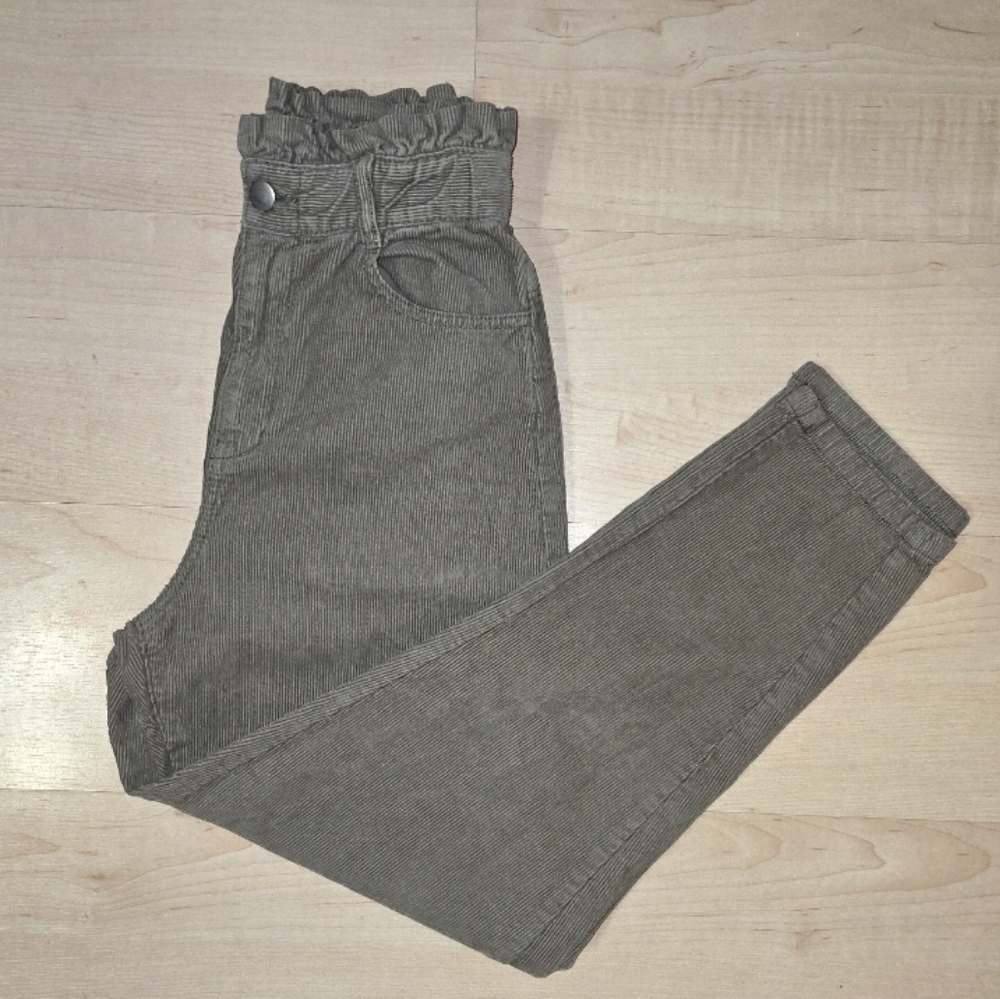 Zara High-Waisted Green Corduroy Pants Size: 0